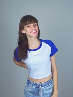 Blusa Cropped Raglan Azul Caneta (3)