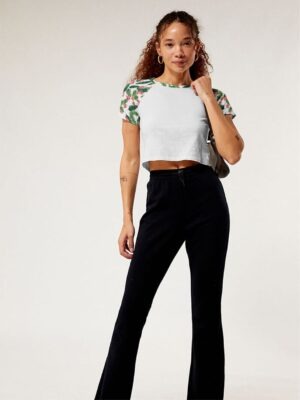 Blusa Cropped Raglan Soltinha Floral Estampada (5)