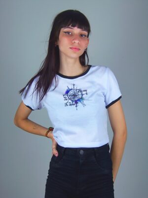 Blusa Cropped Ringer Bússola Tee Soltinho Branco E Preto - No Sense (3)