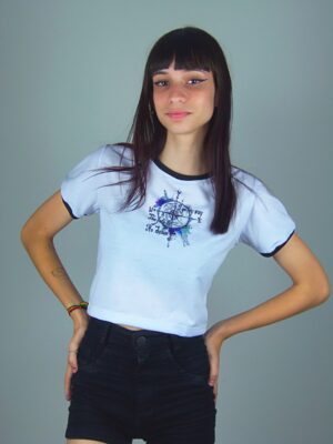 Blusa Cropped Ringer Bússola Tee Soltinho Branco E Preto - No Sense (7)