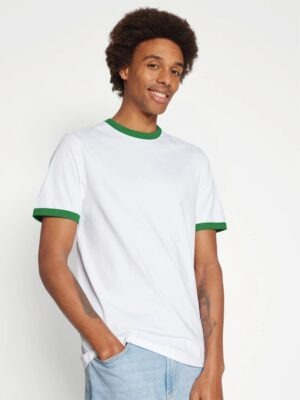 Camiseta Ringer Tee Branco c Verde Modelo Tradicional (2)