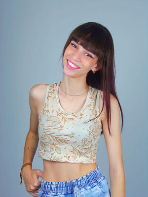 Cropped Regata Canelado Bege Folhas de Outono_ (5)