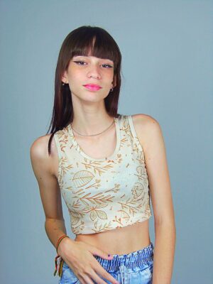 Cropped Regata Canelado Bege Folhas de Outono_ (6)